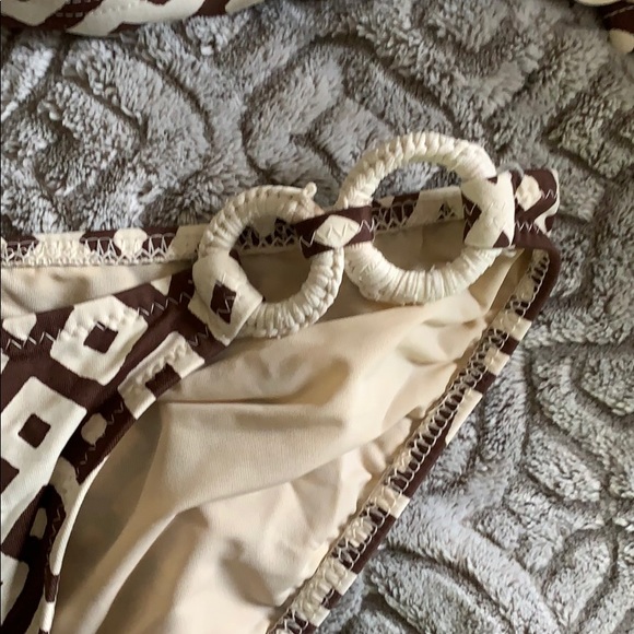 Bikini - Picture 2 of 4